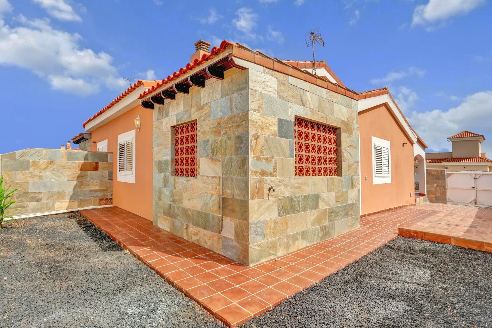 Georgina Holiday home